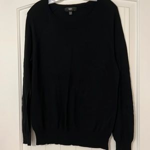 Cute and comfy black sweater